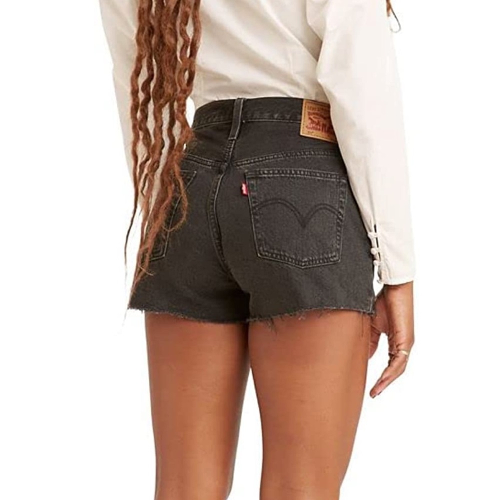 NEW Levi’s 501 High Rise Black Jean Shorts Size 32 NWT